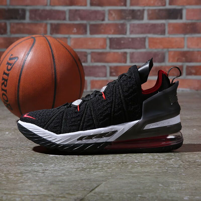 耐克(nike)詹姆斯18代男子气垫篮球鞋运动鞋实战水泥地运动鞋詹姆斯