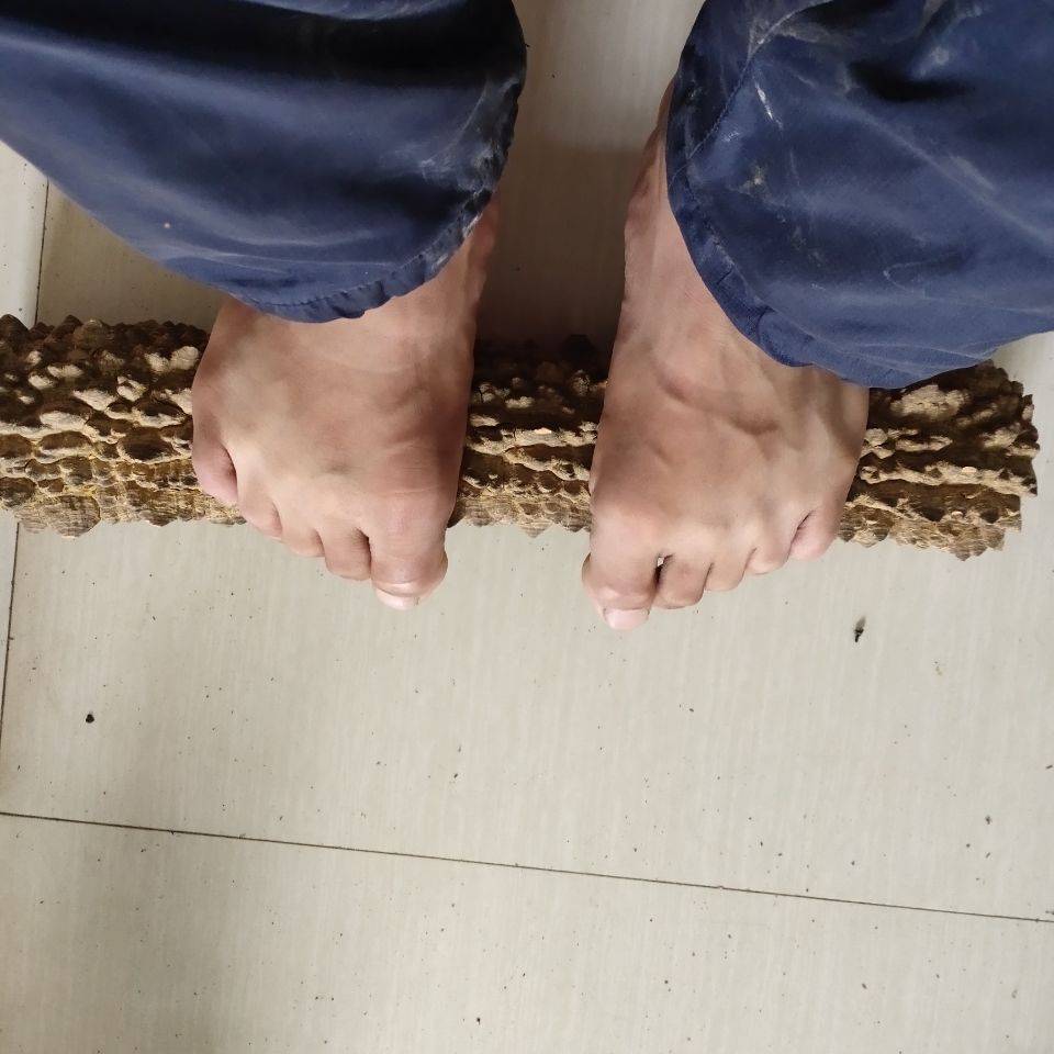 花椒木按摩手棍把玩花椒棒老人敲背野生花椒杠练功棍直径2点5到3厘米
