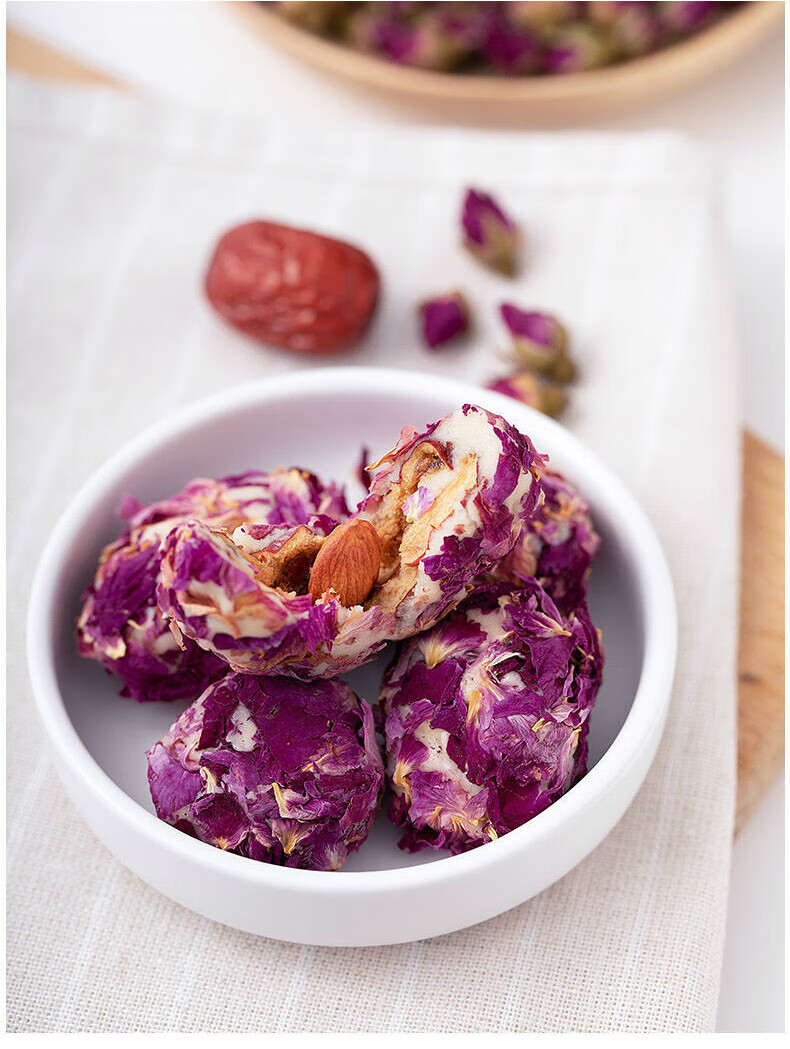 抹茶巧克力玫瑰花风味奶枣巴旦木夹心无核酥脆大红枣网红零食小吃