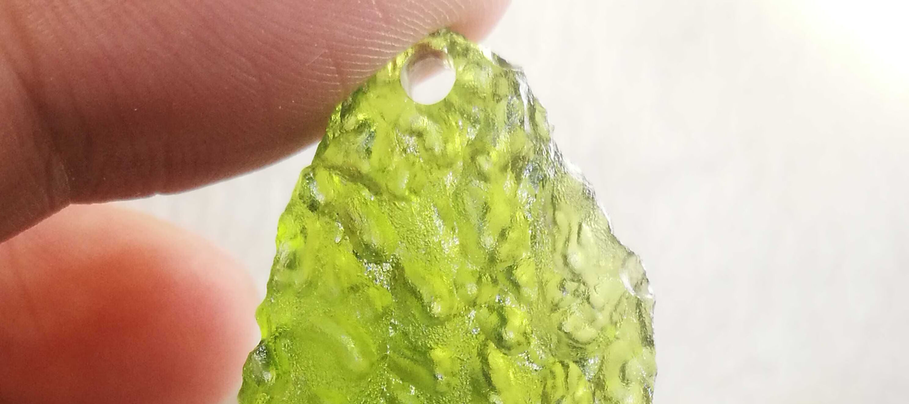 嫚纤消除捷克陨石随形玻璃陨石原石吊坠项链系天然强疲劳抑郁能量轻奢