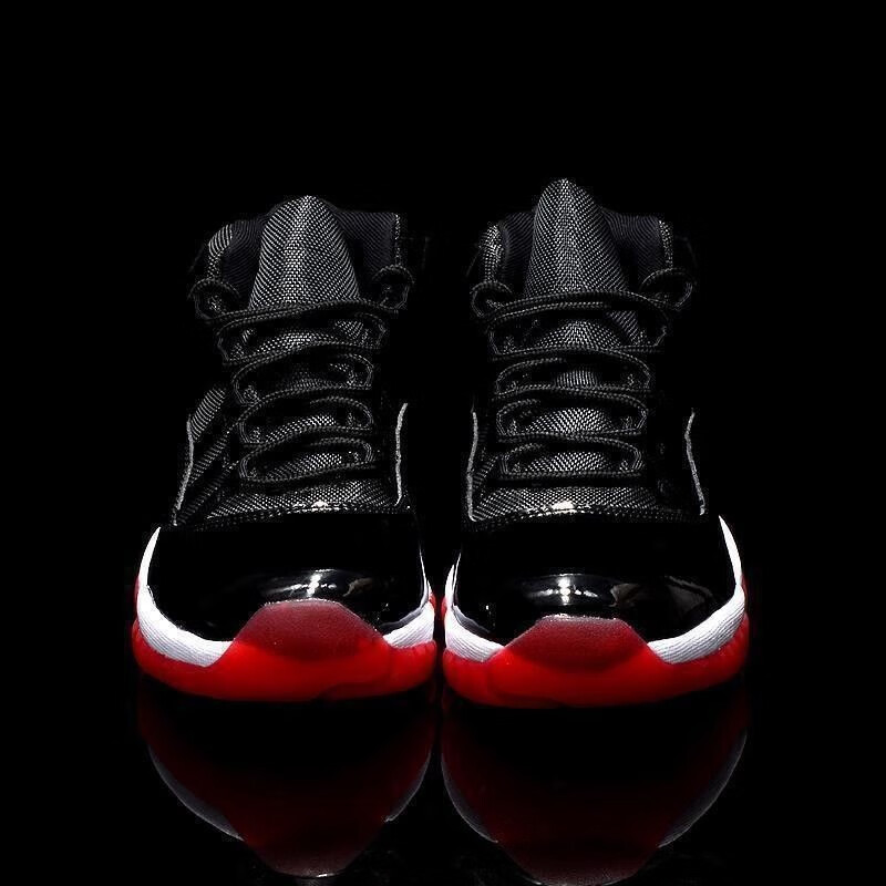 11大魔王大灌篮真碳板康扣11满天星男鞋女鞋篮球鞋运动鞋 aj11 黑红