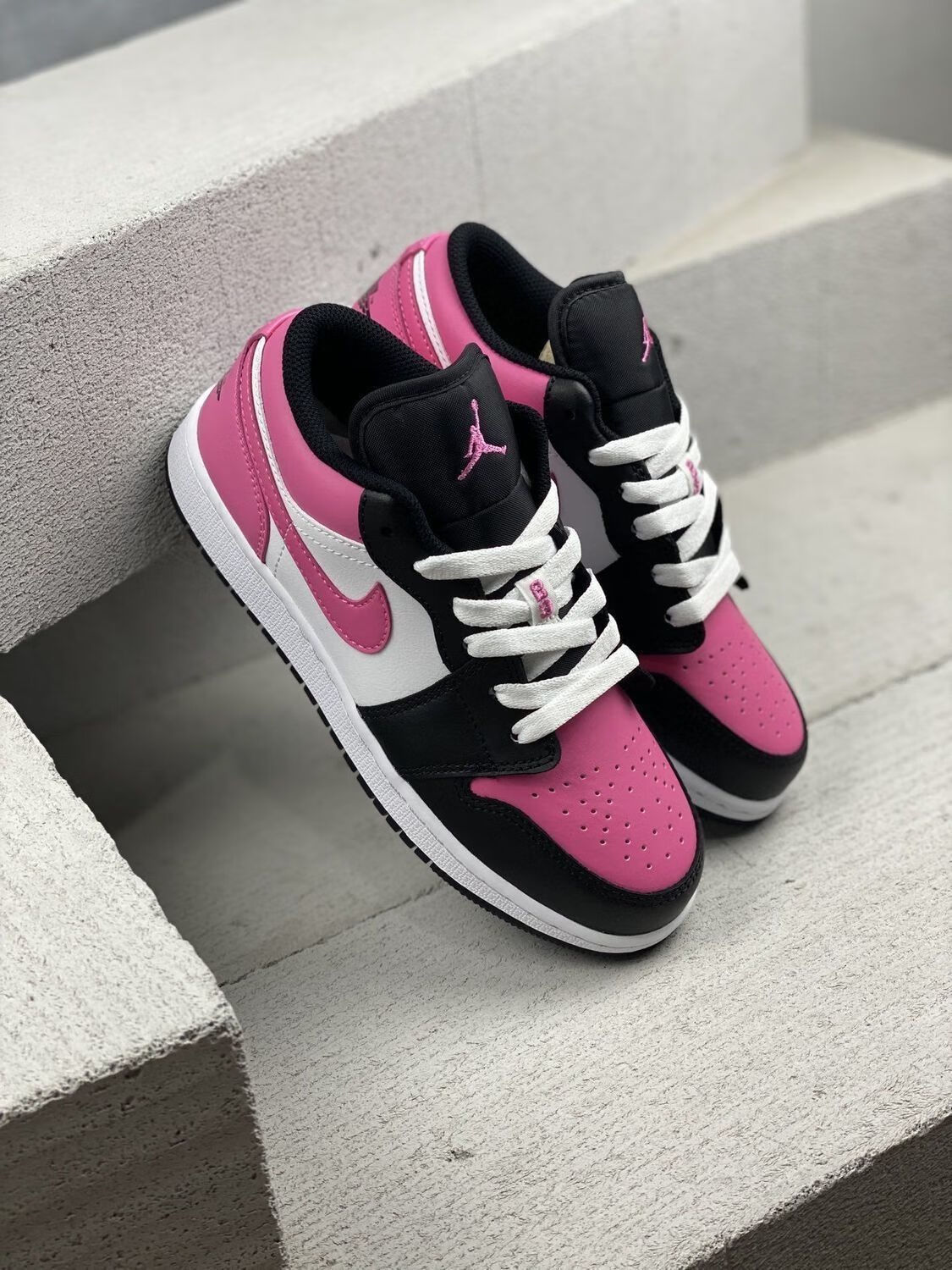 【官方旗舰】百搭aj1情人节樱花粉休闲运动低帮板鞋男女篮球鞋554723