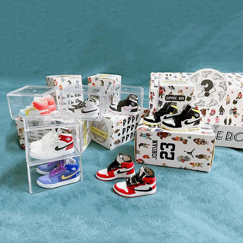 球鞋钥匙扣盲盒aj盲盒蓝球鞋迷你桌面摆件模型鞋钥匙扣车载潮玩手办