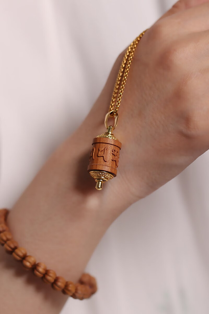 缘诗芸印度老山檀转经筒吊坠 内有经文雕刻六字箴言 情侣民族风项链