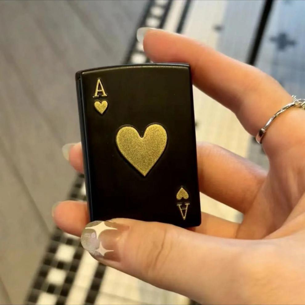 黑色扑克牌打火机a直冲打火机金色扑克牌打火机花式创意个性防风扑克