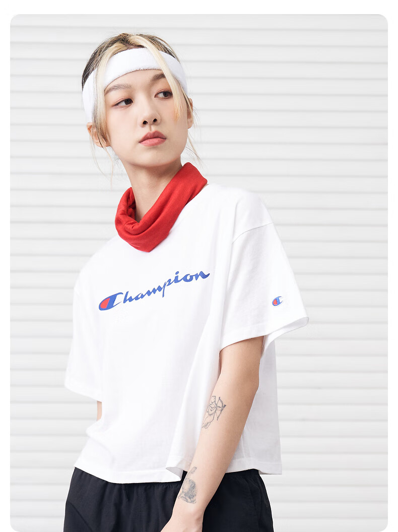 champion春夏新款潮流草写logo短款t恤冠军短袖女黑色m