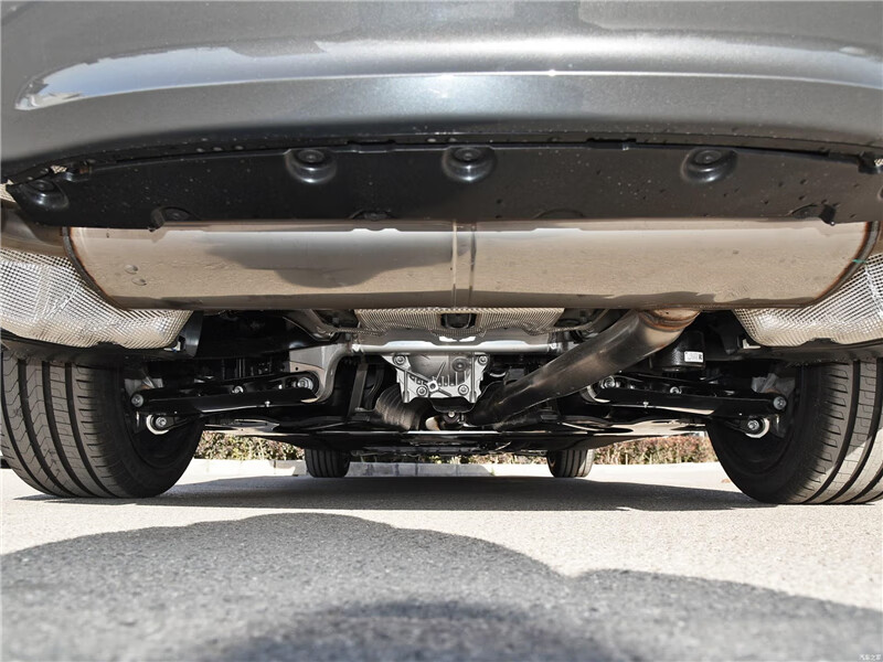 适用于宝马5系525底盘528排气管530g30540挡泥板原车配套后杠下护板