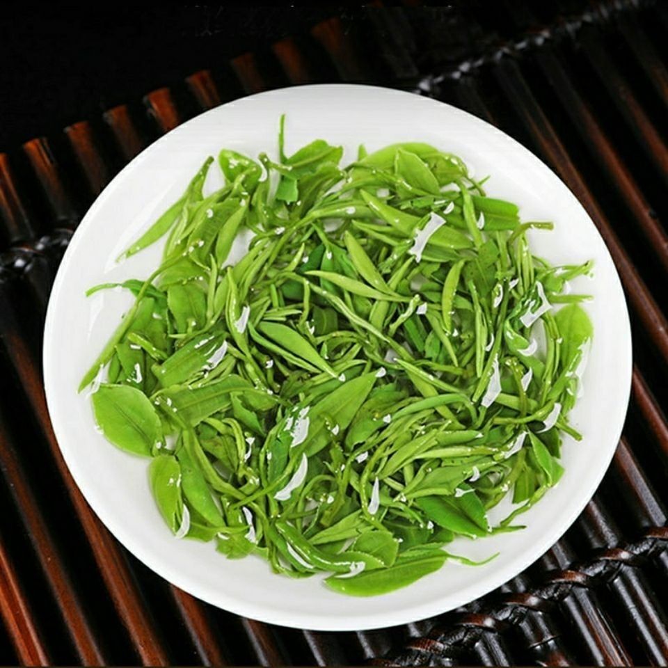 五叶采摘地:重庆发酵程度:不发酵采摘时间:明前茶叶等级:一级茶叶形状