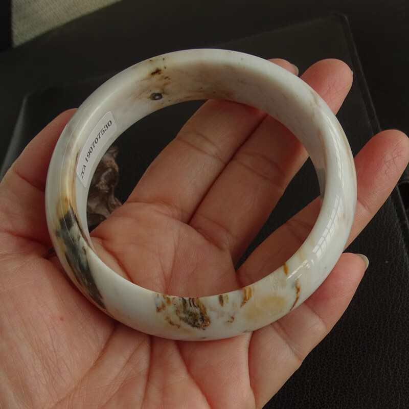 香港言和专柜树化石手镯 硅化木化玉白树化玉手镯 木化石实物送证书
