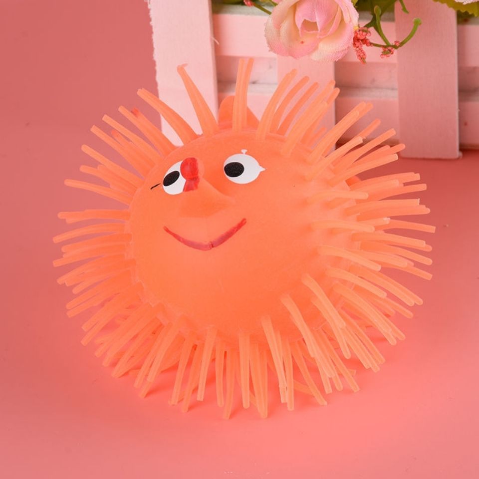 适用于网红闪光毛毛球发光小兔子小熊刺猬球发泄弹力球毛毛虫儿童玩具