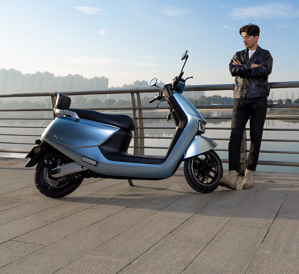 台铃tailg新款狮子王超智版电动车电动摩托车长续航石墨烯电池72v男女