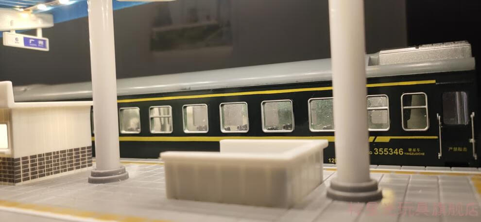自改中国火车164模型玩具加灯高铁普客车站yz25gk车厢25g刷绿空调发电