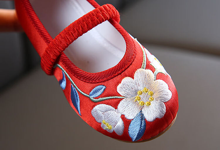 迪士尼同款5-12岁穿的儿童绣花鞋民族复古中国风手工布鞋女童汉服舞蹈