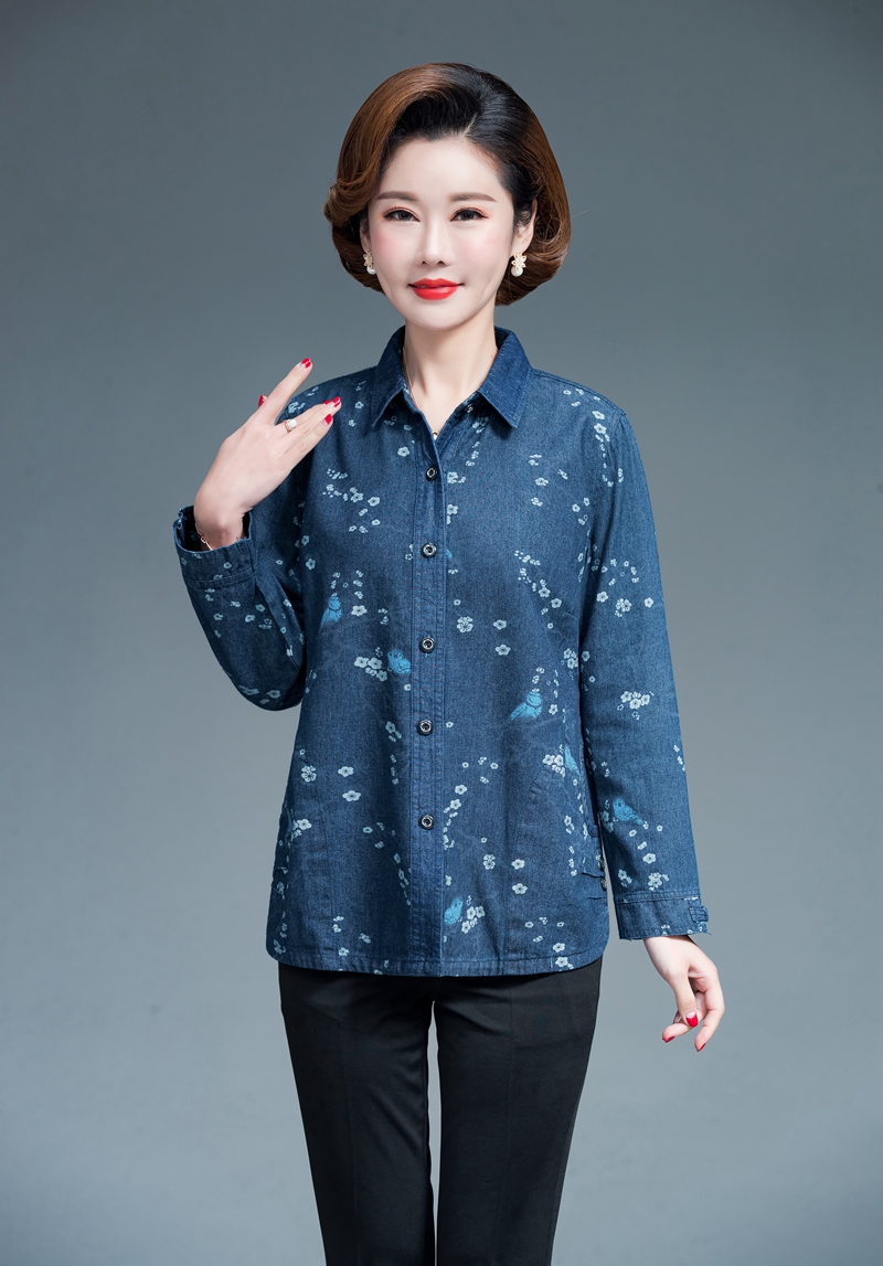妈妈棉衬衫春秋装长袖碎花上衣夏季中老年牛仔衬衣女薄外套蓝色底大花