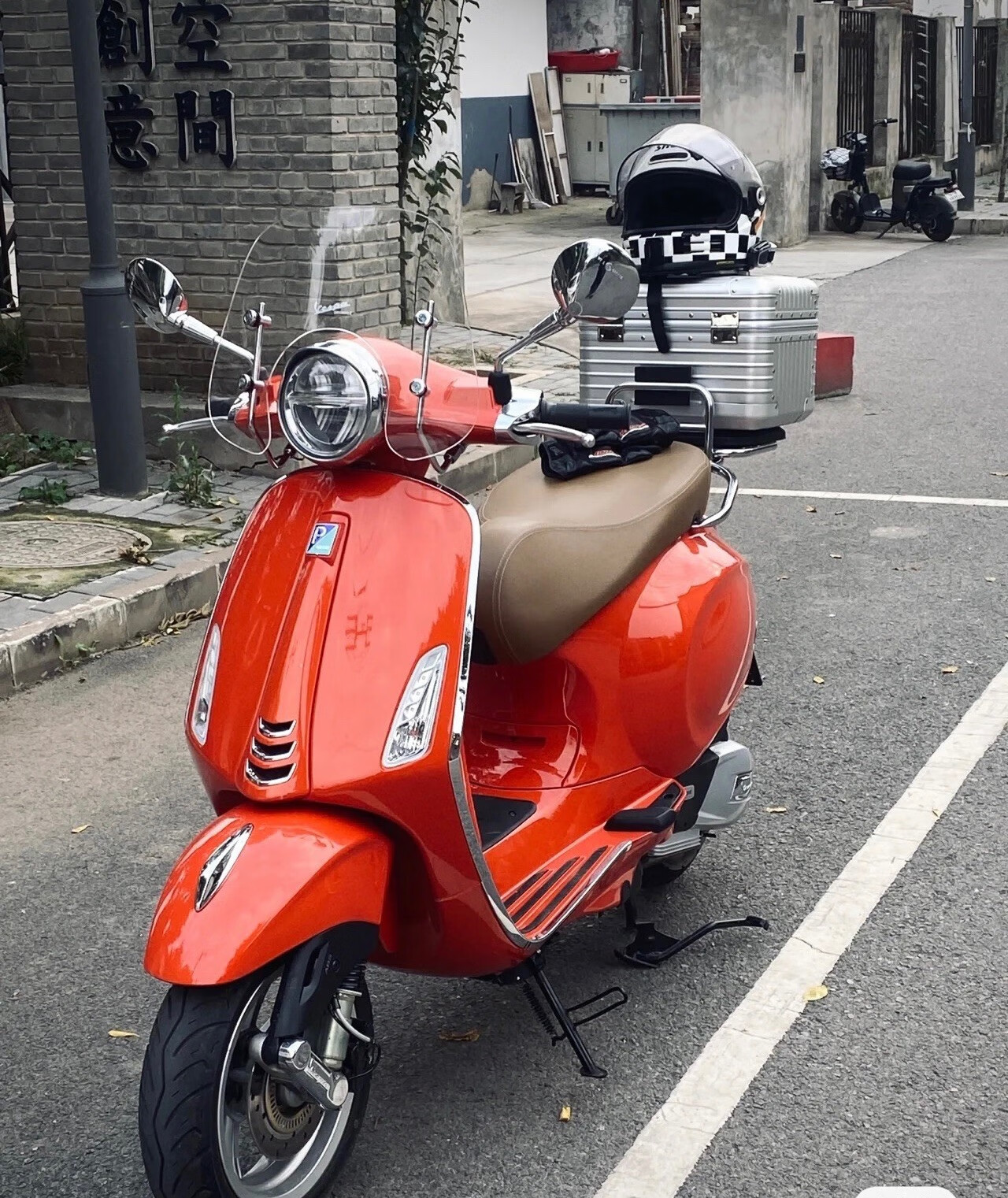 摩托车通用后尾箱 高端 小牛维多利亚 vespa300 本田