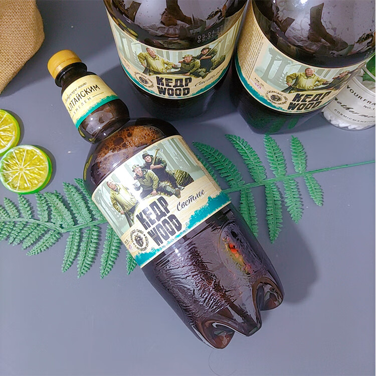 5折 俄罗斯波罗的海雪松树啤酒未过滤鲜啤酒1350ml大桶装整箱 雪松树