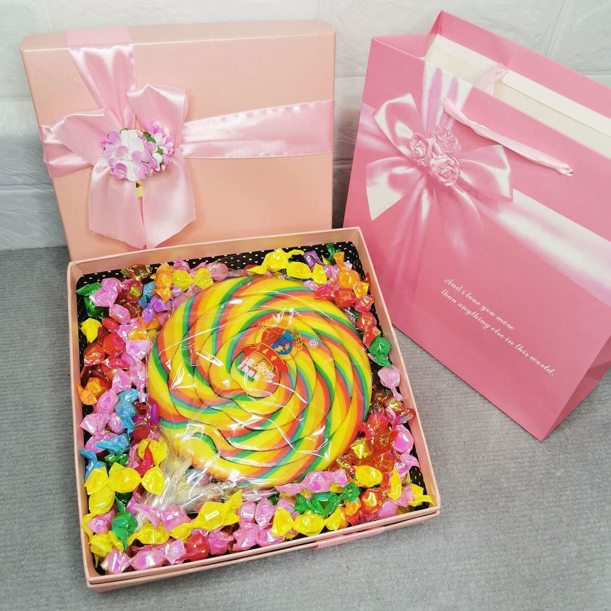 超大棒棒糖礼盒装男友女友同学情人节生日礼物彩虹波板糖果礼盒200克