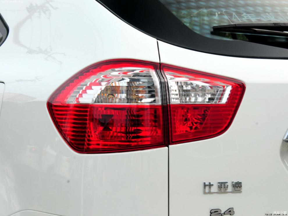 适用于 使用于适用于比亚迪s6后尾灯总成byds6左右后杠灯后雾灯尾灯罩