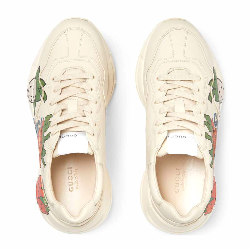 gucci古奇女士运动鞋rhyton 系列gucci草莓印花 皮革 厚底宽体设计