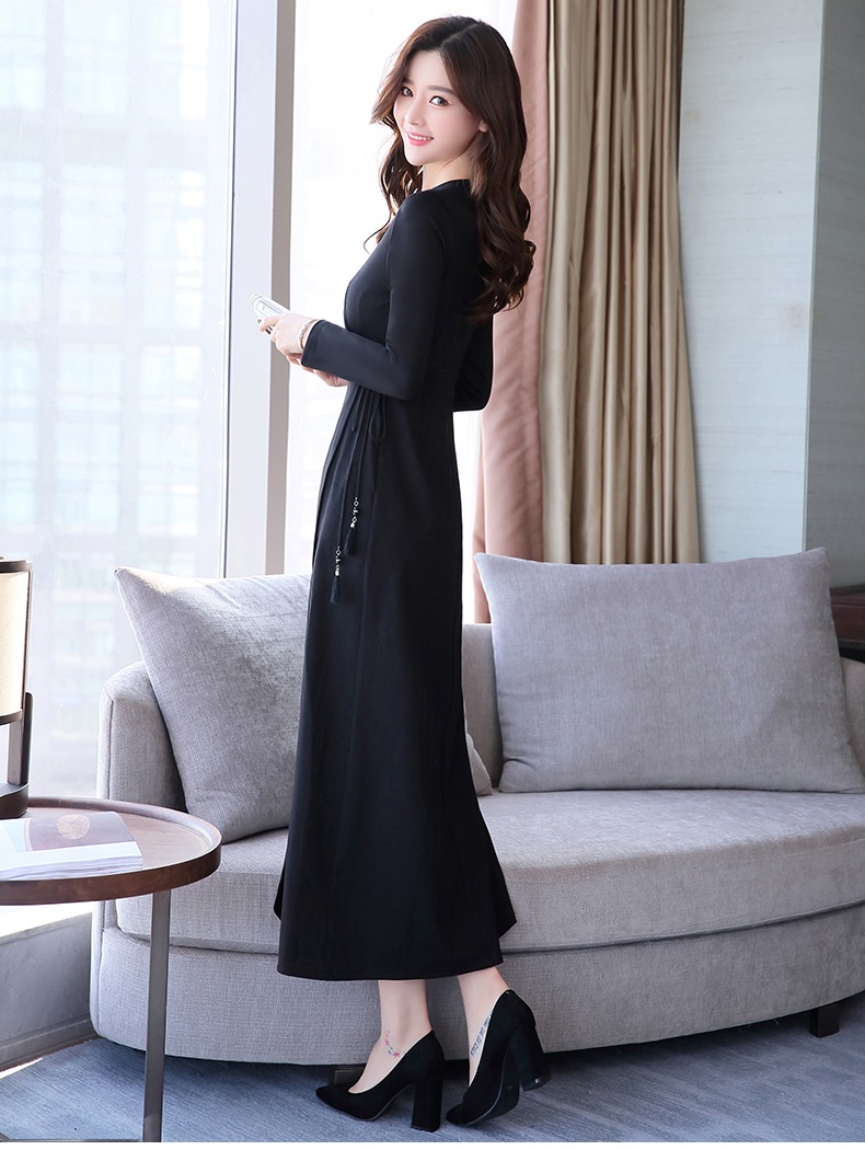 慕森纳女装韩版气质显瘦v领打底中长款长裙秋装连衣裙
