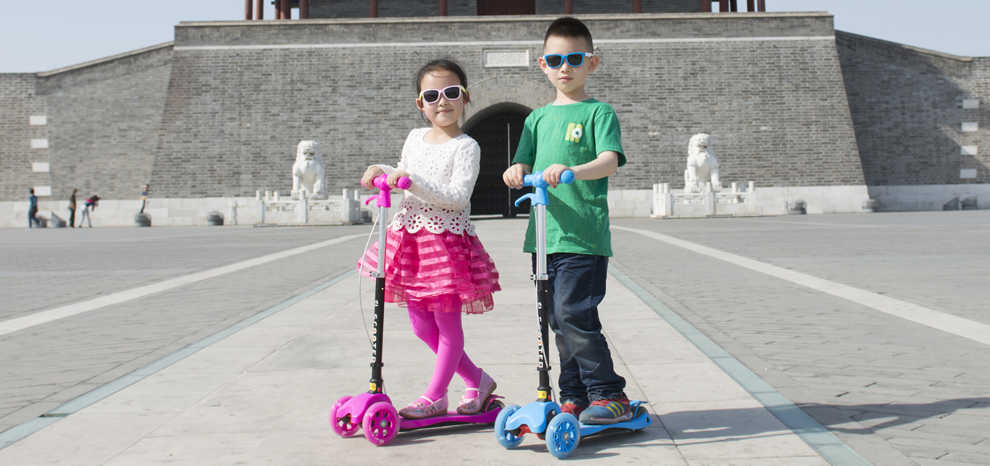 名马 滑板车儿童滑板车三轮四轮踏板车手刹折叠款 绿色(手刹折叠款)