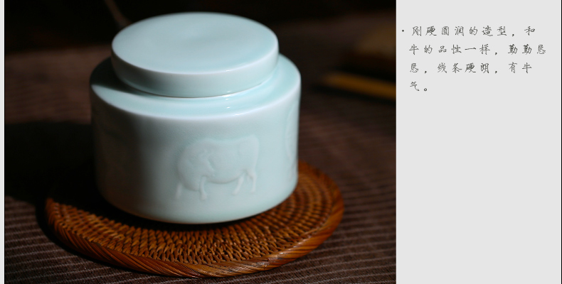 
                                        三勤堂 茶叶罐陶瓷茶仓 景德镇茶具青瓷密封普洱茶罐茶叶包装礼盒 荷花铜扣茶叶罐                