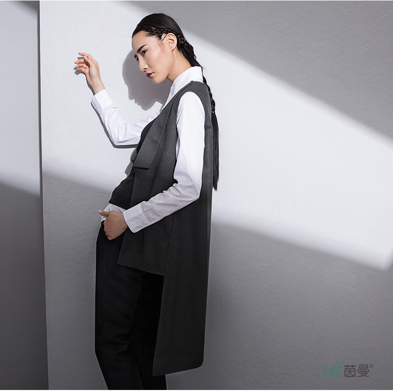 茵曼 秋装简约不规则下摆休闲长马夹配抹胸【8430710910】 深灰色 L