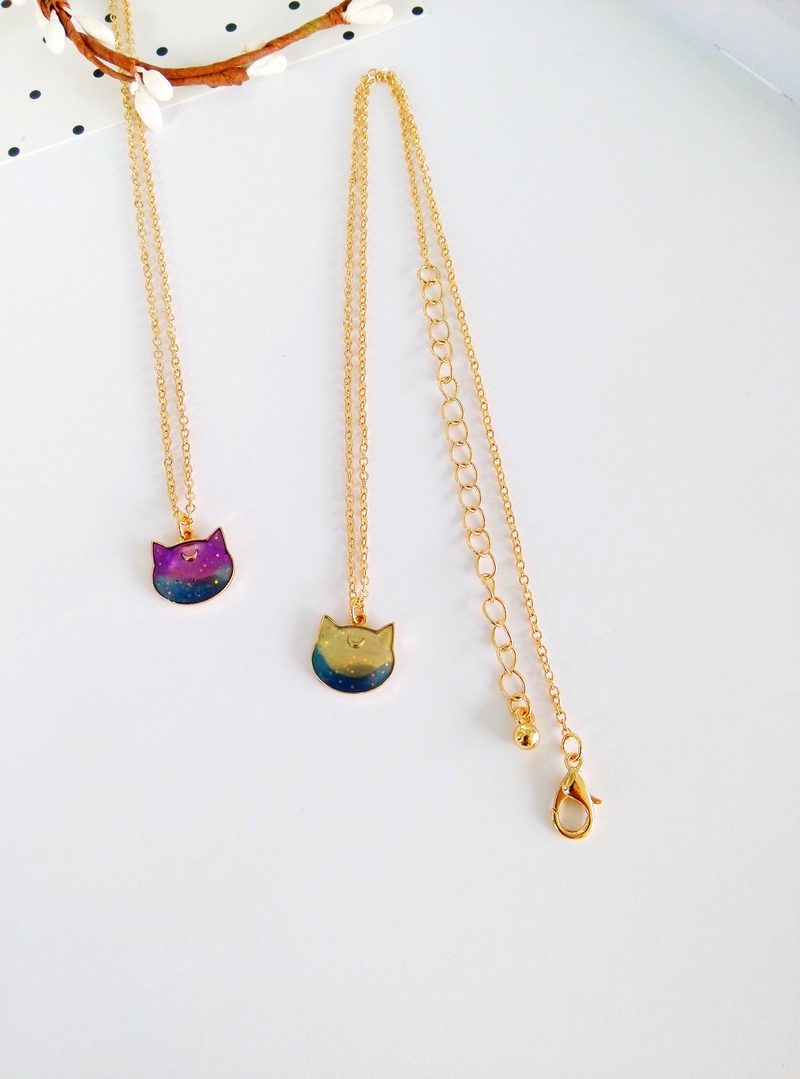 日系可爱卡通动漫美少女月牙月亮猫咪吊坠炫彩项链 蓝色_现价日系可爱
