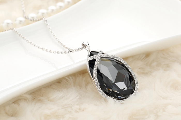 swarovski 施华洛世奇 黑色水晶项链 1144285