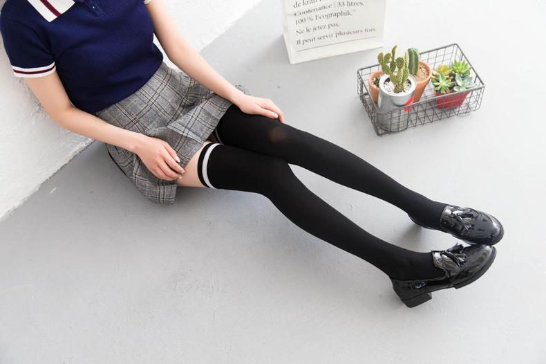 筒袜丝袜过膝高筒天鹅绒黑白女半截日jk大腿袜加长防滑学生 白色 60cm