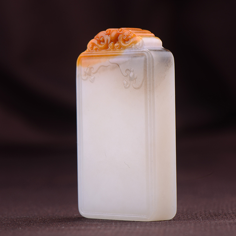 铂美工坊新疆和田玉白玉籽料仿古龙凤牌子吊坠男女款 50g_现价5800元