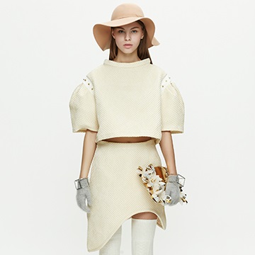 dzzit地素 女装秋季新品 短款露腰圆领泡泡袖菱格纹小上衣 343d302