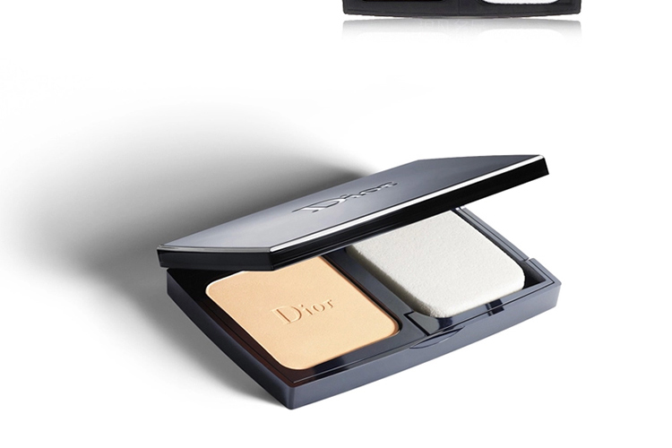 迪奥dior/凝脂恒久粉饼 保湿遮瑕 打造无暇美肌 010# 3g 小样_ 2折现
