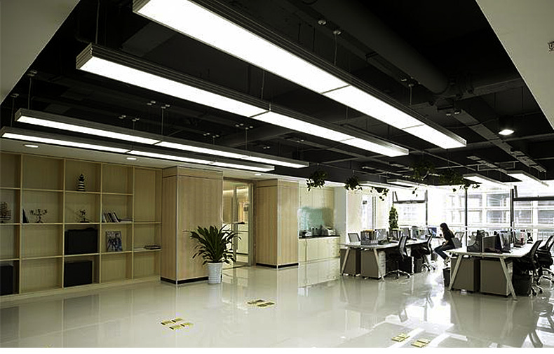 集和 T5简约现代LED办公室吊灯 长条拼接工作吊灯 创意书房照明灯具节能吊灯 黑色拼接吊灯 1.2x0.25灯管款