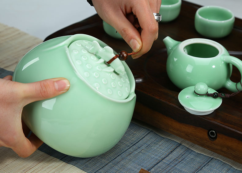 
                                        康韵 龙泉青瓷茶叶罐陶瓷大号密封茶叶罐陶瓷储茶醒茶罐密封储物罐子 青瓷-年年有余茶叶罐                