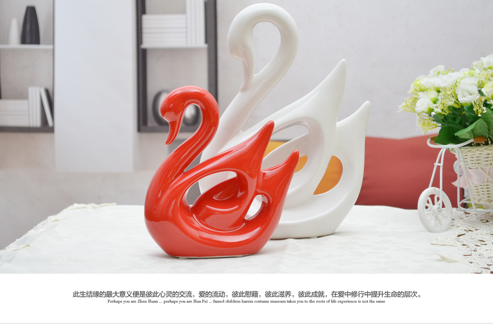 
                                        景德镇陶瓷器时尚简约家居工艺品客厅摆件家居酒柜装饰品摆设 情侣天鹅B003                