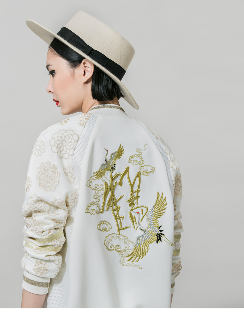 
                                        VING春装新款高端女装刺绣棒球服时尚运动衫修身短款外套夹克9531411011 黑色 XL                