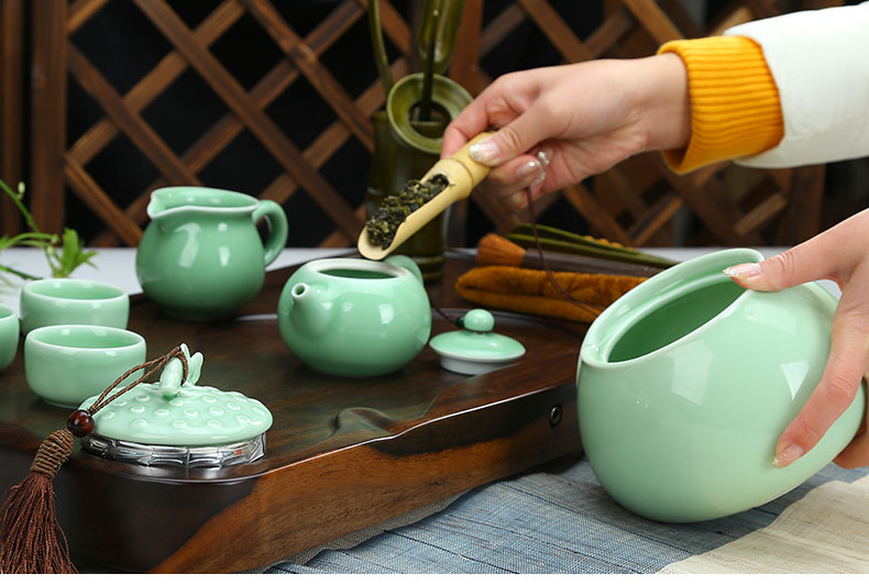 
                                        康韵 龙泉青瓷茶叶罐陶瓷大号密封茶叶罐陶瓷储茶醒茶罐密封储物罐子 青瓷-年年有余茶叶罐                