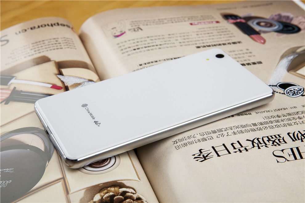 SUNVAN S6安卓智能手机移动4G双卡双待5英寸屏64位四核2.5D前后玻璃金属边框 白色银边