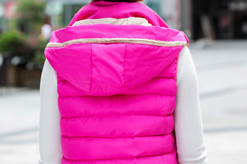 
                                        果依伊 2015冬装新款短款款羽绒棉服女修身连帽马夹背心外套332 玫红色 2XL                