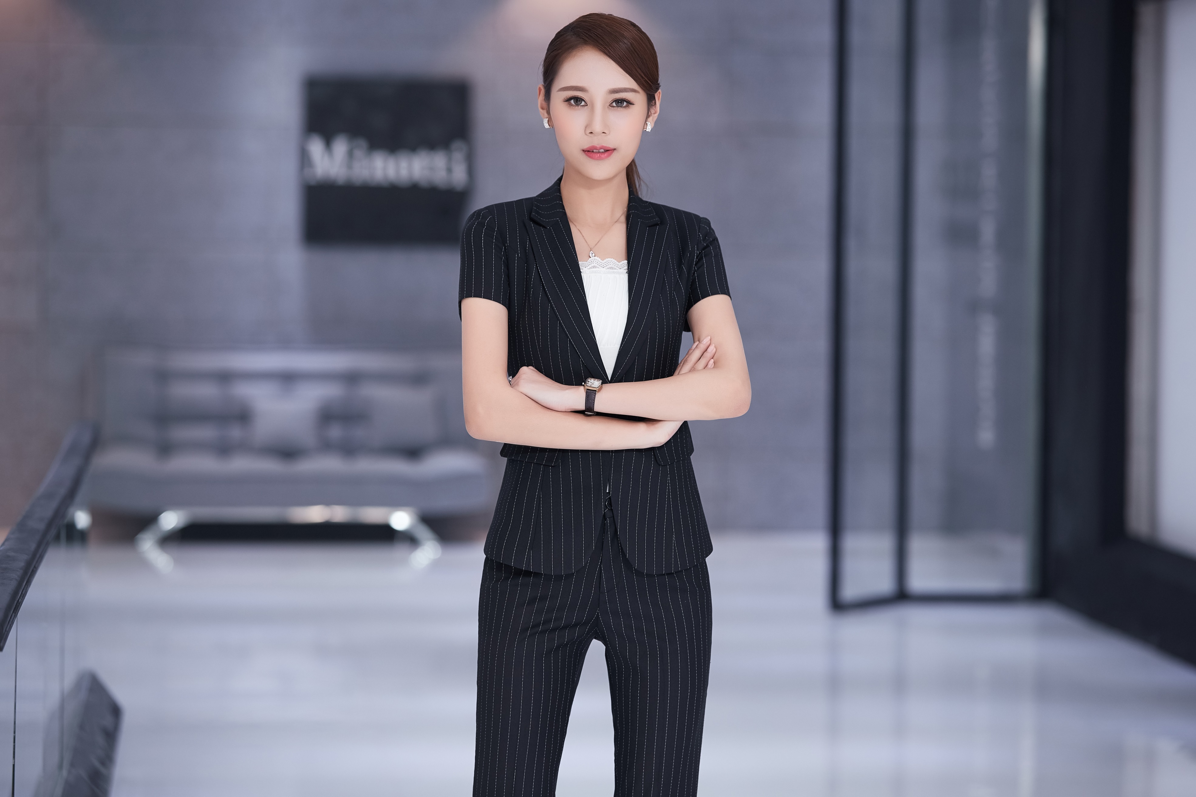 伊雅露莎职业装女装套装小西装女条纹商务正装工作服8820单件灰条西装