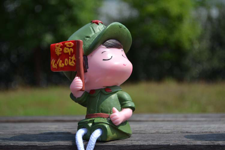 军人情侣吊脚娃娃为爱奋斗小红军公仔摆件军人公仔现代客厅玄关小摆设