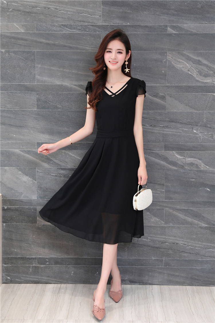 2018夏装女装雪纺连衣裙大码v领中长款连衣裙200斤胖妞大摆裙 黑色