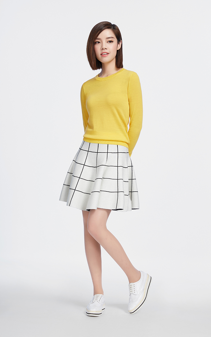 
                                        哥弟女装2019春夏新款经典圆领套头针织打底毛衣女长袖针织衫女790002-2 黑色 L(4码)                
