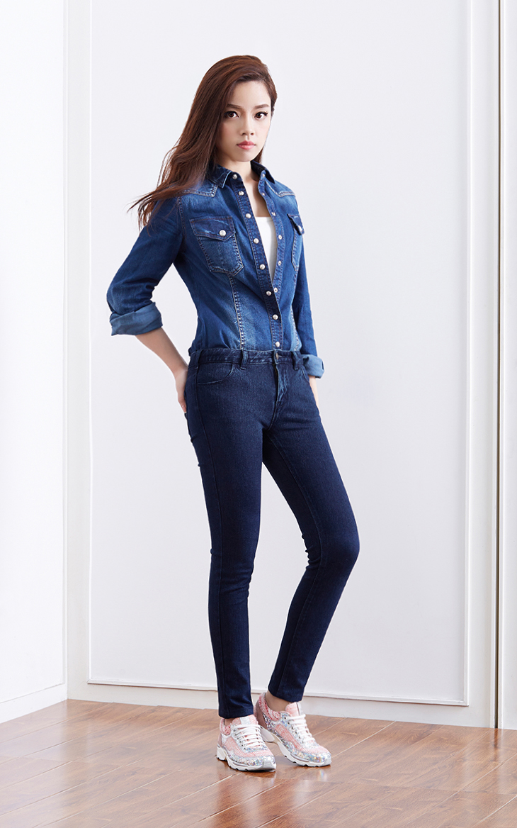 
                                        哥弟女装2017新品百搭贴腿弹性女小脚牛仔裤190007 黑色 M(3码)                