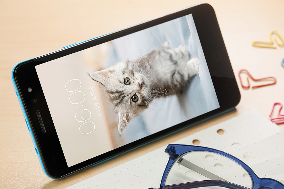 TCL 乐玩 P588L  电信4G手机  双卡双待 4G 智能 手机（8G ROM） 雪山白