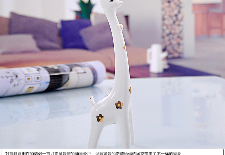 
                                        清彩 景德镇陶瓷器 时尚现代简约家居工艺品摆件装饰品 小号描金梅花鹿                