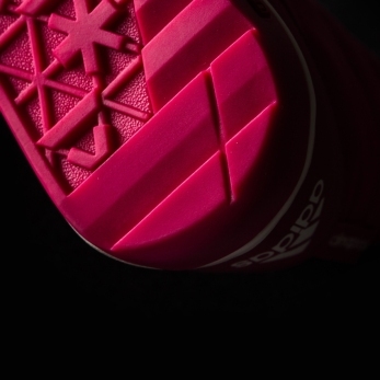 adidas 阿迪达斯 户外 女子 冬季多功能越野鞋 荧光玫红 b24081 如图
