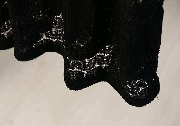 九月女装*169-0231夏季女装圆领宽松钩花蕾丝衫镂空褶皱短袖t恤 黑色