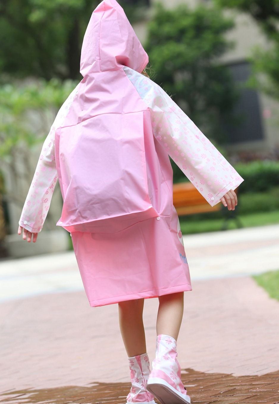 儿童雨衣雨鞋套装 儿童雨衣小学生男孩女孩大童带书包位时尚环保户外